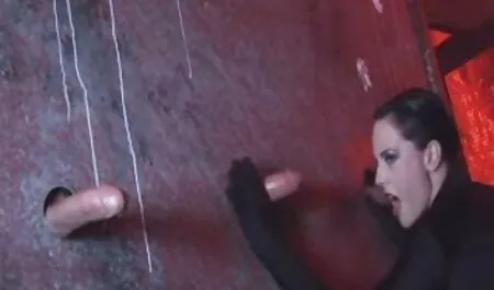 Ten facet napełnił swój wilgotny sernik spermą po seksie ze swoją niemieckie filmy porno za darmo dziewczyną