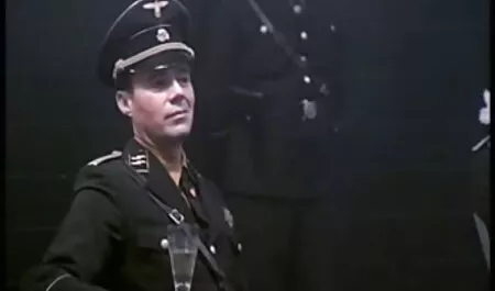 Victoria traktuje mężczyzn wieloma youtube filmy porno za darmo walizkami.