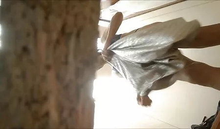 Czarna dziwka lubi filmy erotyczne masturbacja biały kogut