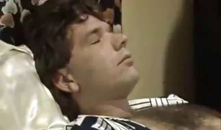 Oglądaj Kotek Kotek filmy erotyczne sexplaneta w różowej sukience