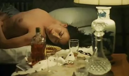 Masza porno filmy z blondynkami w duszy myje i masturbuje się