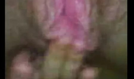 Walenie dziewczynę, a filmy porno do obejrzenia ona jęczy