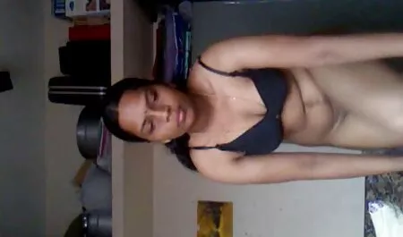Zdrowy Murzyn posadził gwałt porno za darmo swój pień w damskiej dziurze