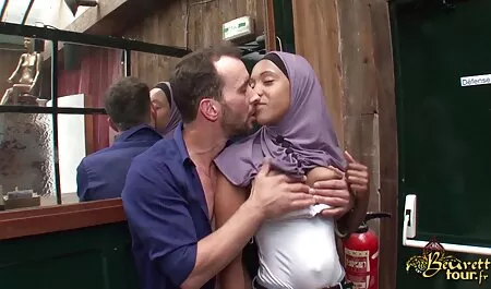 Postanowiłem filmy erotyczne murzynki zapłacić moje mieszkanie moim ciałem.