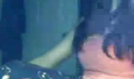 Włóż strumień wody między nogi filmy erotyczne z blondynkami