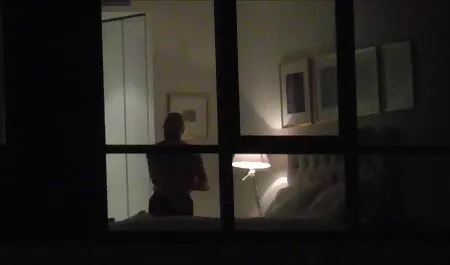 Busty Europejska pupą z Azjatami w erotyczne filmy wideo pokoju hotelowym