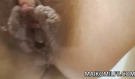 Lisa Ann zaczęła strony erotyczne wić się z jej lepką ręką pochwy