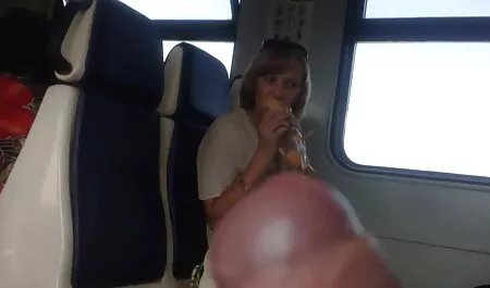 Piękna blondynka ze Szwecji dołącza do gwiazdy w porno na 69 erotyka świeżym powietrzu