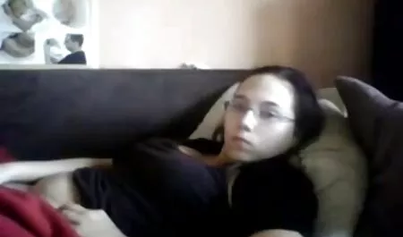 Blondynka Masza je porno filmy pełnometrażowe na plecach