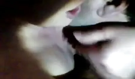 Młody filmiki erotyczne hd człowiek upadł
