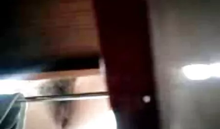 Wspaniałe Cukierki Karoliny w czarnych długich butach z torebką sekretarki erotyka