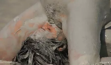 Jest głupia dziewczyna nie tylko w ustach i kapeluszu, szwedzkie filmy erotyczne ale także w niezabudowanej dziurze