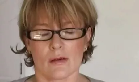 Mężczyzna sexs erotyka masturbuje się